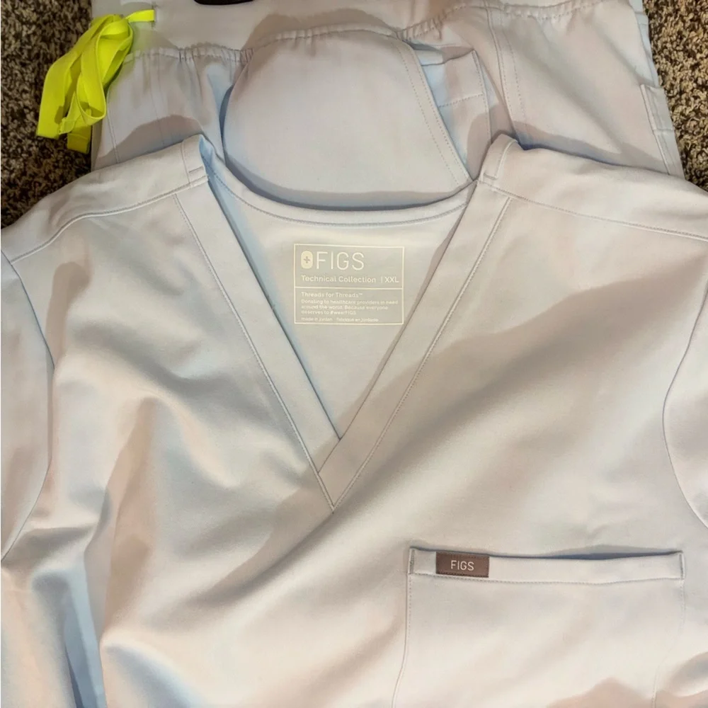 Figs Light Blue Scrub Set with Neon Accents, Technical Collection XXL - Picture 11 of 12